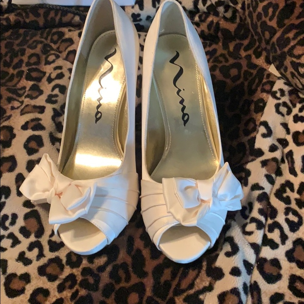 Brand new cream heels
